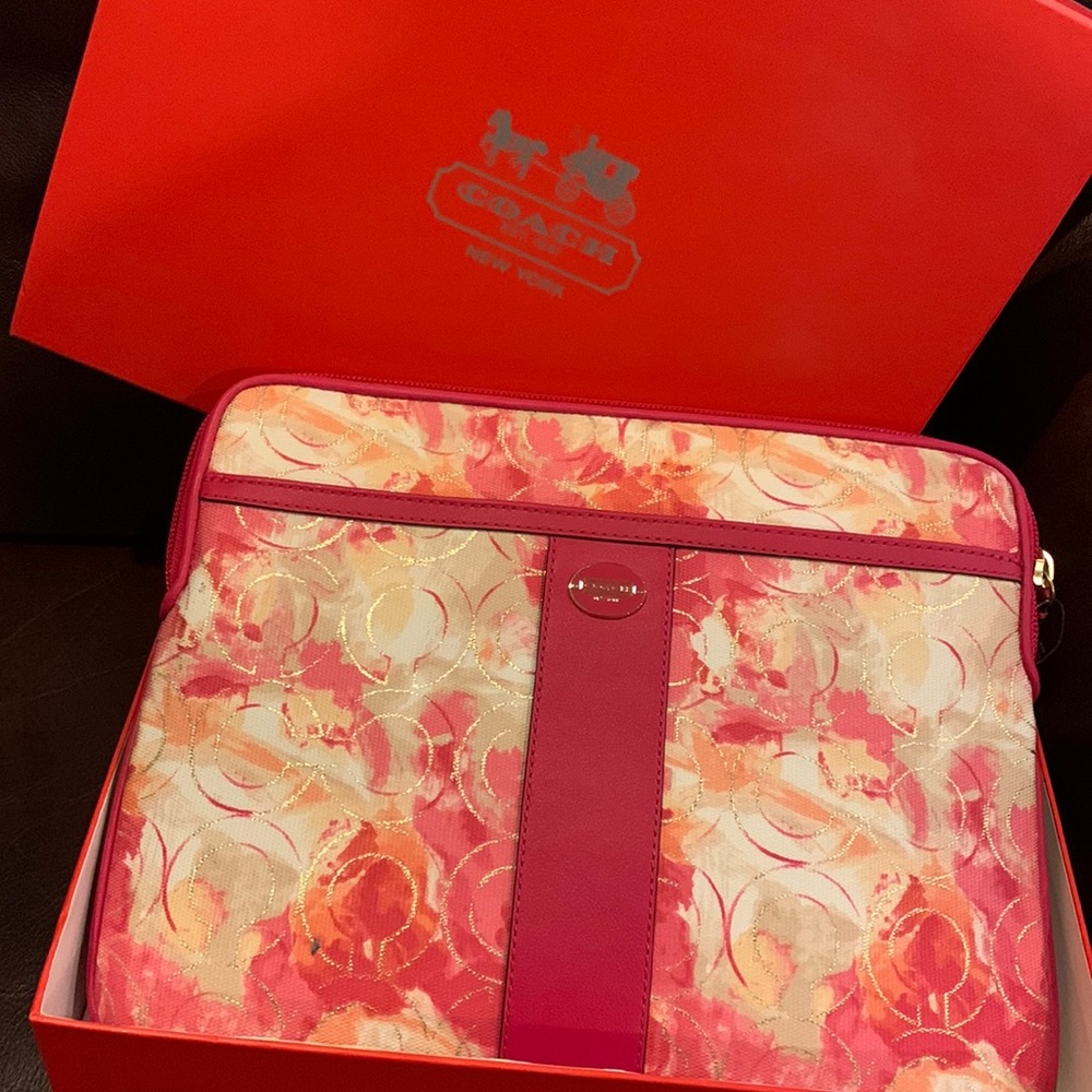 NWT 9”x11” iPad or device storage sleeve